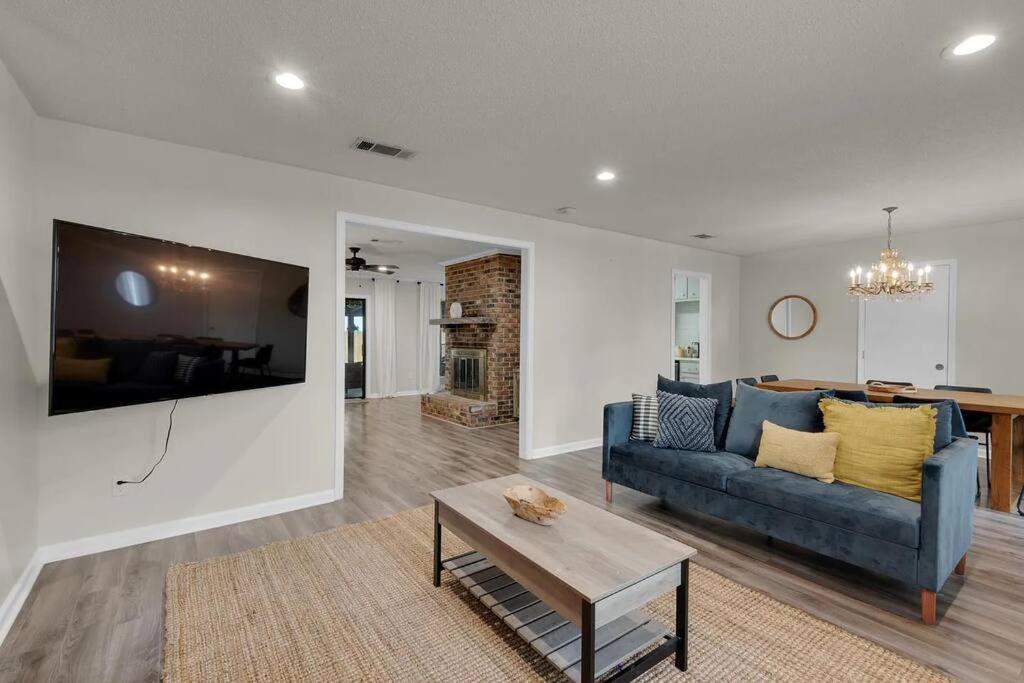 Quiet Relaxing Home - Close To Downtown & Beach 4Br-2Bt Pensacola Ngoại thất bức ảnh